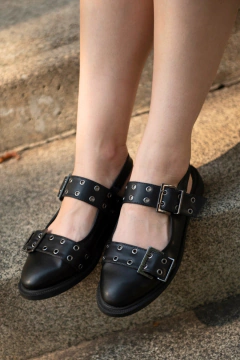 Slingback Preto Fivelas, Lou na internet