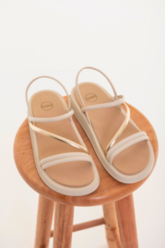 Papete tipo Sandália Comfy Off White com Dourado, Papete Nice - loja online