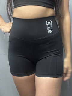 Short Fitness Preto Influencer