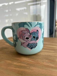 Caneca Stitch Namorados – Disney