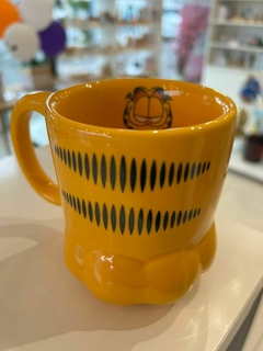 Caneca 3D Pata Garfield