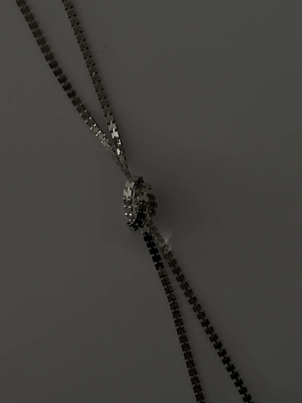 collar corbatero monk