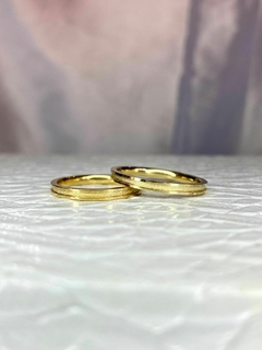 Aliança Banhada Ouro 18k lisa canal diamantado 2mm AF351 (LEIA A DESCRIÇÃO)