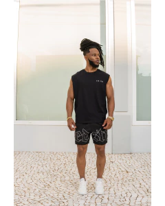 CAMISETA CAVADA COSTURA FRONTAL - PRETO na internet