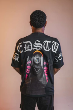 Camiseta Oversized Streetwear Rapper Girl na internet