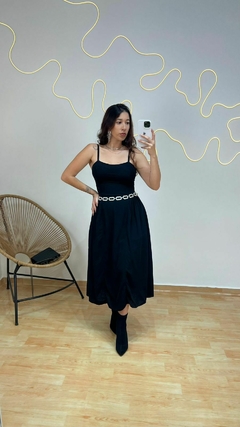 VESTIDO MIDI SOLTO ALÇA REGULÁVEL FINA COM FORRO - Moda Feminina Elegante e Atemporal | Saia Bela Moda