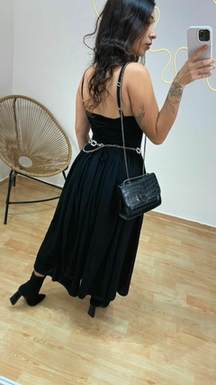 VESTIDO MIDI SOLTO ALÇA REGULÁVEL FINA COM FORRO na internet