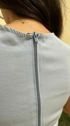 CONJUNTO SHORTS E BLUSA COM DETALHES EM AVIAMENTO - AZUL PASTEL - loja online