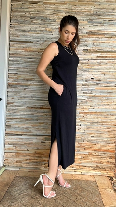 VESTIDO MALHA SEM MANGA MIDI COM BOLSO PRETO - Moda Feminina Elegante e Atemporal | Saia Bela Moda