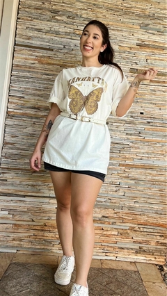 CAMISETA OVERSIZED ESTAMPA BORBOLETA OFF - comprar online
