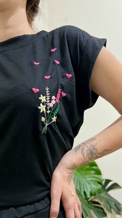 TSHIRT SUELEN - PRETA na internet