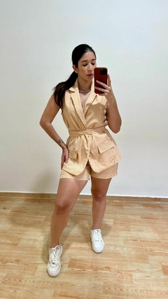 CONJUNTO SHORTS E COLETE SALMÃO - BIANCA