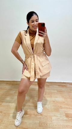 CONJUNTO SHORTS E COLETE SALMÃO - BIANCA - comprar online