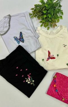 TSHIRT BORDADA BRANCA - SUELEN - comprar online