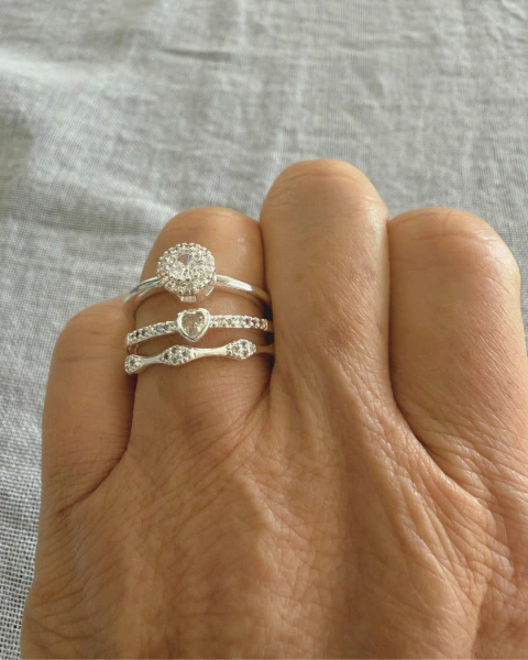 Tres Anillos Halo Corazón Cubic y Cinta Micropavé