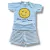 Pijama infantil masculino curto, composto por camiseta azul com estampa de smiley e shorts listrados.