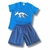 Conjunto infantil masculino de verão composto por camiseta azul com estampa de dinossauro Triceratops e short azul.