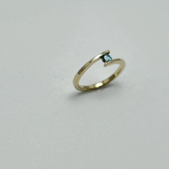 Anel Solitário London Blue - HAZEL JOIAS