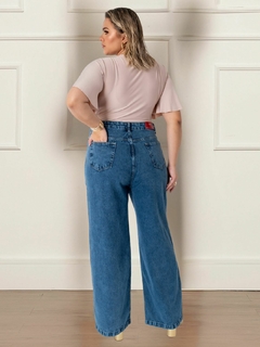 Calça Jeans Feminina Plus Size Pantalona na internet