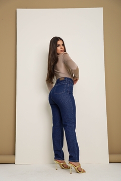 Calça Jeans Feminina Moon na internet