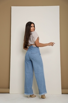 Calça Jeans Feminina Pantalona Boca de Sino na internet