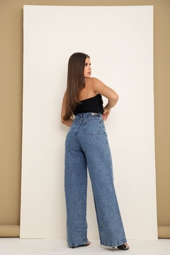 Calça Jeans Feminina Pantalona Boca de Sino na internet