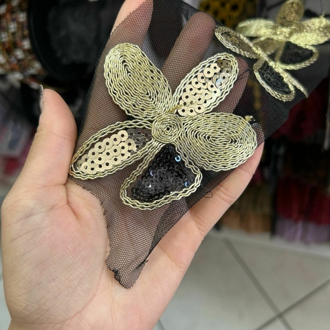 Kit 2 Apliques Flor Bordada Dourada em Paête - comprar online