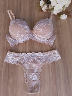 CONJUNTO RENDA FLORES na internet