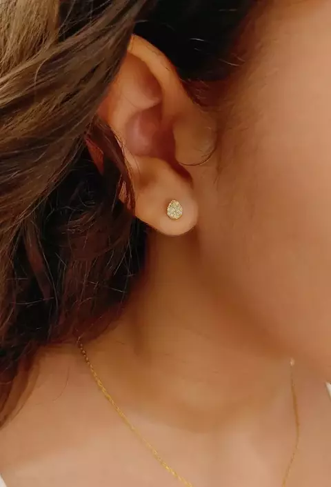 Brinco Gotinha Cravejado de Zirconia no Ouro