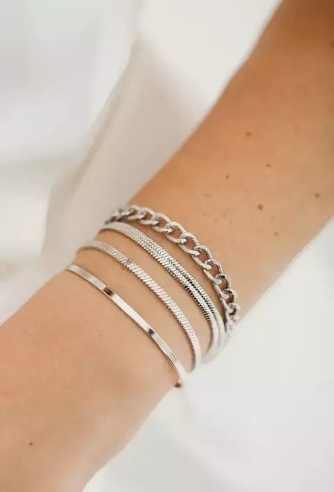 Bracelete Minimalista Liso no Ródio