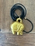 Fio preto com elefante dourado em resina. - comprar online