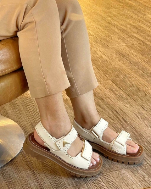 Sandália Papete Solado Emburrachado Couro Carrano