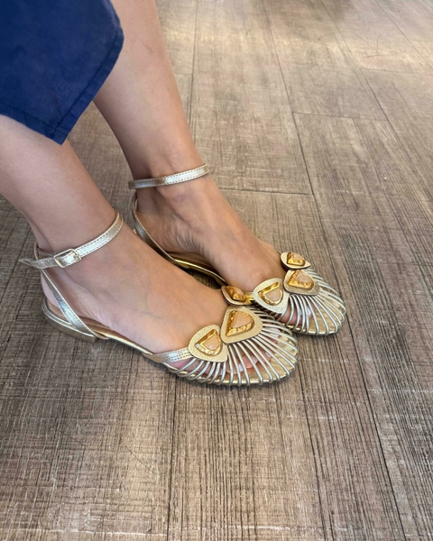 Rasteira Slingback Apliques Irregulares Ferrucci - comprar online