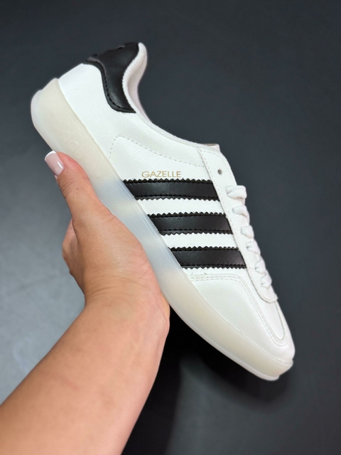 TÊNIS ADIDAS GAZELLE BRANCO SOLA TRANSLÚCIDA - comprar online