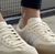 ADIDAS SAMBAE NUDE E BRANCO na internet