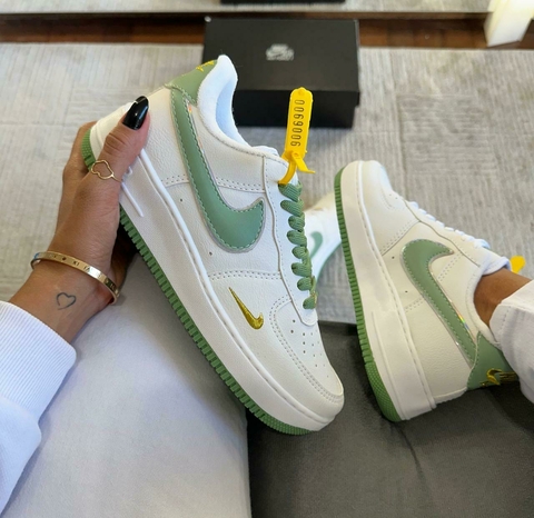 NIKE AIR FORCE GRAMA