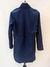 Campera rompeviento azul en internet