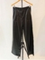 Pantalón eco cuero negro.