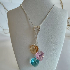Collar trío de corazones en internet