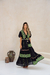 Vestido Longo Boho Preto com Bordados Florais Coloridos