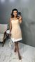Vestido Bege com Pérolas e Laço Branco