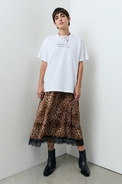 REMERA ESTAMPA SNAKE VER en internet