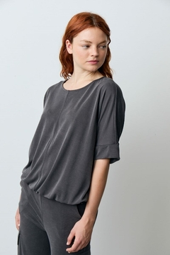 REMERA MODAL C/FRUNCES VER en internet