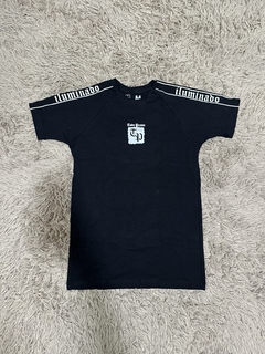 Camisa Long Line Tudo Passa na internet