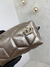 Necessaire P texturizada diamond dourada - Experium Performs Agency