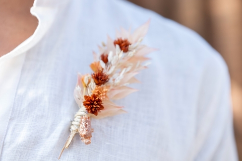 Arranjo para lapelas de noivo e padrinhos