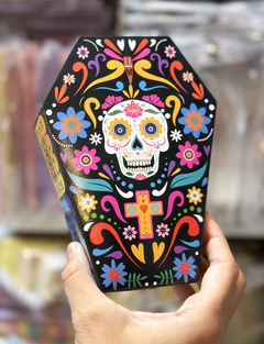 Caja tipo ataúd tematica catrina. Precio por unidad. en internet