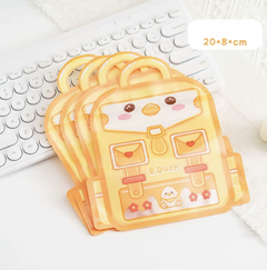 Bolsa doypack con forma de Mochila. Temática animalitos. Precio por unidad.
