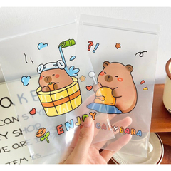 Bolsa de 10x17 cms con cierre hermético capibara. Precio por unidad. - Capkelitos mayorista
