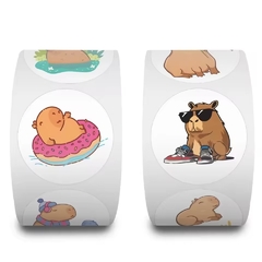 Rollo de stickers capibara x 500 unidades. - tienda online